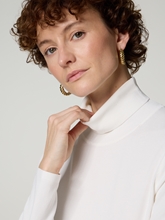 Image sur T-shirt à col roulé