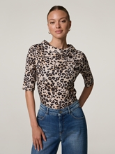 Bild von Shirt mit Leo-Print