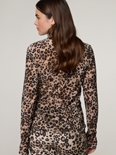 Image sur T-shirt à l'imprimé léopard