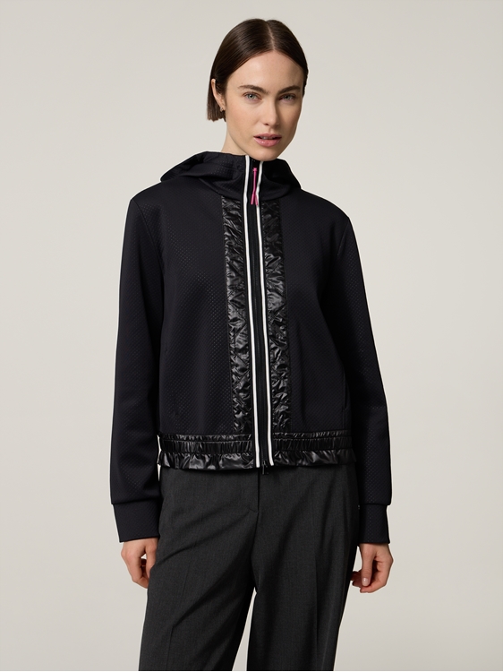 Bild von Jacke mit Kapuze