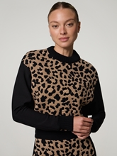 Bild von Pullover mit Leo-Muster
