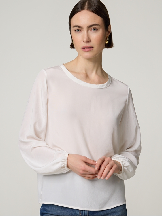 Bild von Blusenshirt im Material-Mix