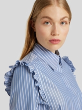 Image sur Chemise à rayures et froufrou