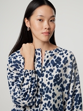 Bild von Bluse mit Seide