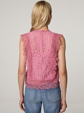 Image sur Top avec dentelle