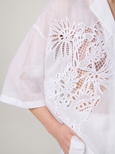 Bild von Bluse mit Spitze LEGNO