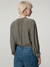 Bild von Bluse mit Seide