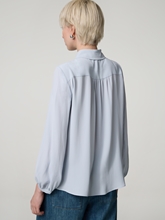 Bild von Bluse mit Seide