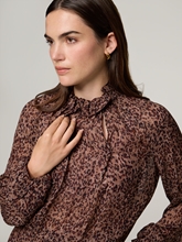 Bild von Bluse mit Leo-Print