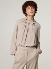 Bild von Rüschenbluse mit Seide