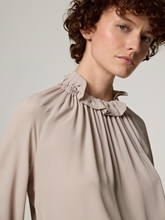 Bild von Rüschenbluse mit Seide