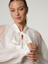 Image sur Blouse à col lavallière en soie