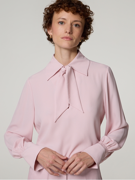 Image sur Schluppenbluse mit Seide