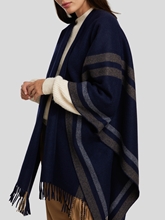 Bild von Poncho aus Wolle