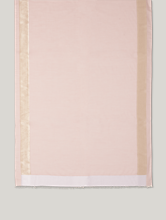 Bild von Tuch mit glänzenden Streifen