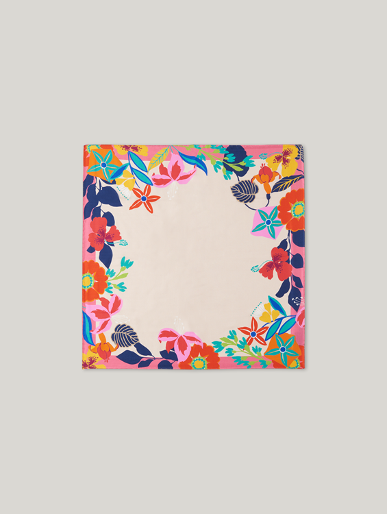 Bild von Nicki Tuch aus Seide