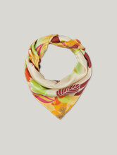 Bild von Nicki Tuch aus Seide