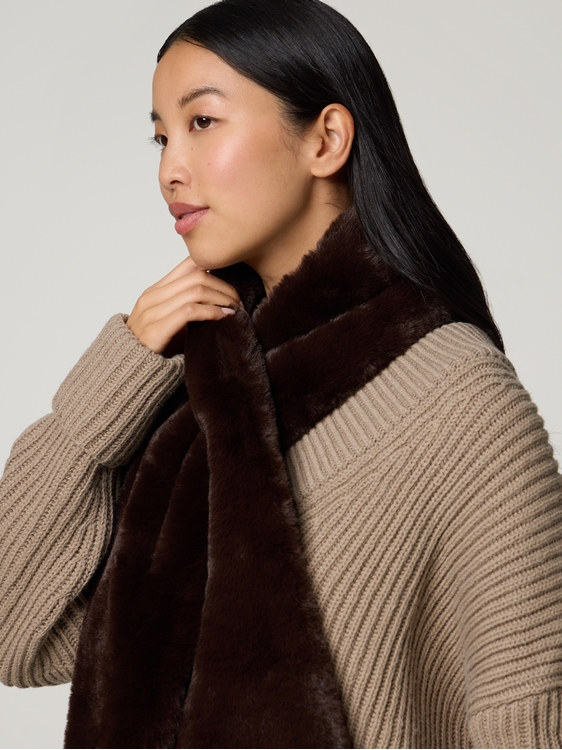 Bild von Schal aus Kunstpelz