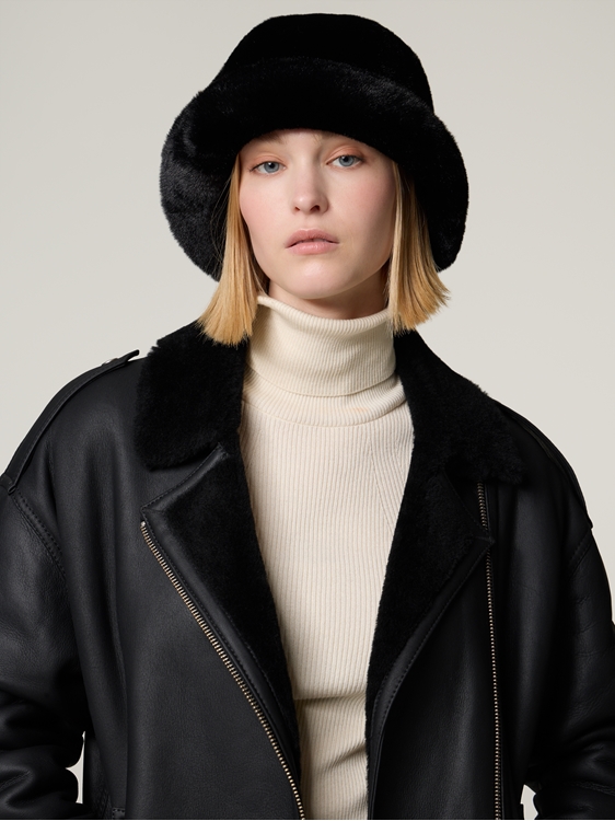 Bild von Mütze aus Kunstfell