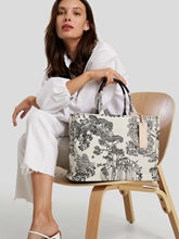 Bild von Shopper mit Print