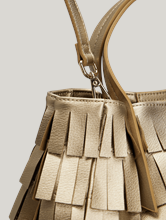 Bild von Handtasche mit Fransen