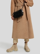 Bild von Schultertasche mit gesmokten Details