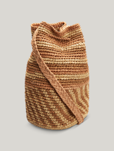 Bild von Umhängetasche aus Bast SIWI