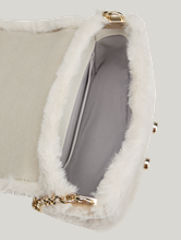 Bild von Umhängetasche aus Fake Fur
