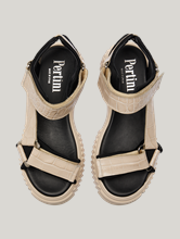 Bild von Sandale mit Plateau in Kroko-Optik