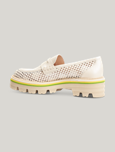 Bild von Loafer mit Lochstickerei