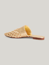 Bild von Geflochtene Mules