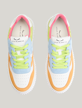 Image sur SneakerLAURA