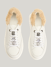 Bild von Sneaker mit Fake Fur