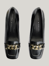 Bild von Pumps mit Schnalle