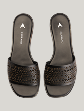 Image sur Sandale en cuir perforé