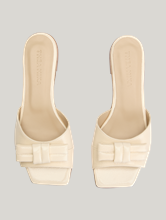 Bild von Sandalen aus Lackleder