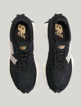 Bild von Sneaker 327