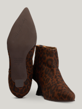 Bild von Ankle-Stiefeletten mit Leo-Print