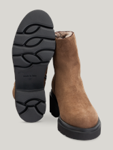 Bild von Stiefeletten aus Wildleder