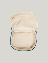 Bild von Necessaire FEA