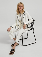 Bild von Hose mit seitlichen Streifen