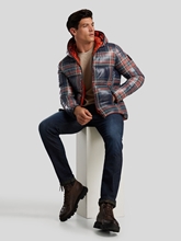 Bild von Steppjacke mit Karo-Muster