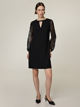 Bild von Minikleid mit Blütendetails