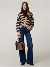 Bild von Ledergürtel mit Nieten